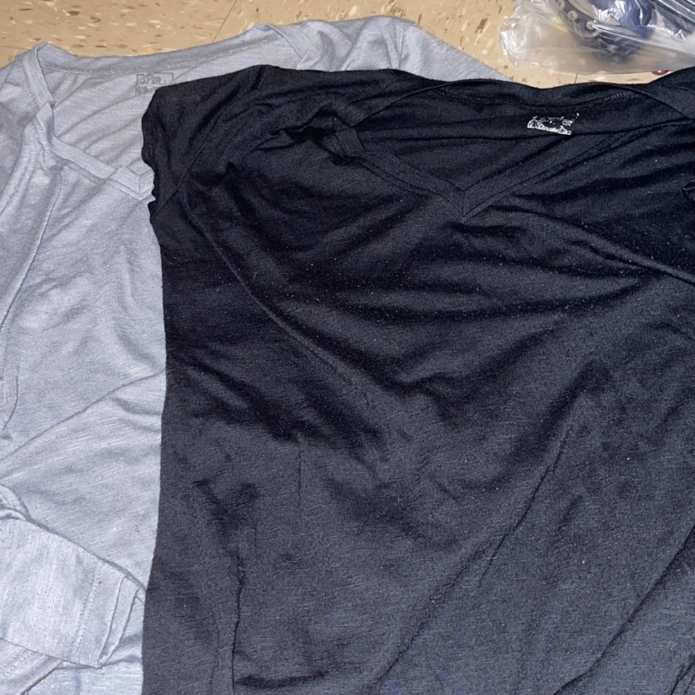 2 Womens tshirts